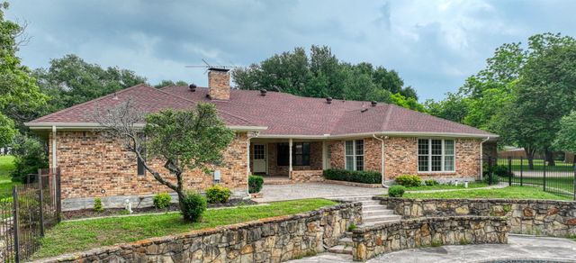 1113 Mockingbird Circle, Ennis, TX 75119