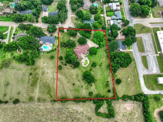 1113 Mockingbird Circle, Ennis, TX 75119