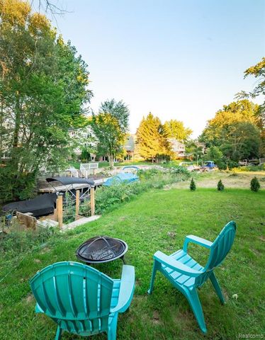 0000 Cheyenne, Waterford, MI 48327