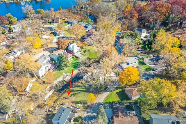 0000 Cheyenne, Waterford, MI 48327