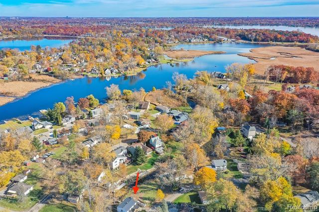 0000 Cheyenne, Waterford, MI 48327