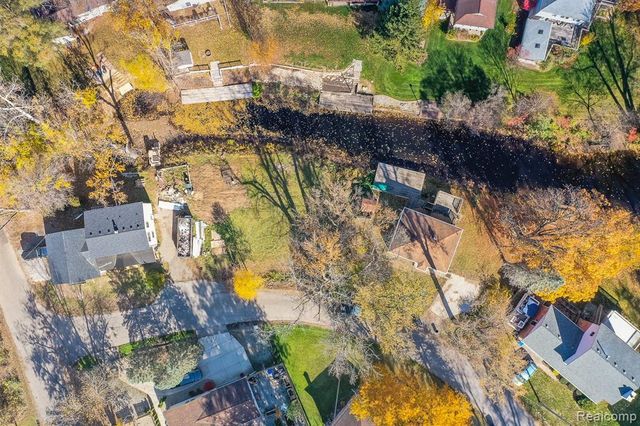 0000 Cheyenne, Waterford, MI 48327