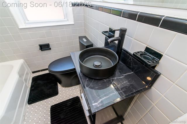 17145 Fairfield Street, Detroit, MI 48221