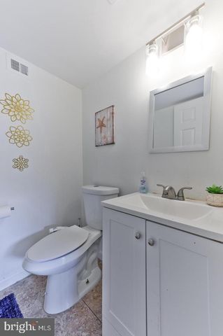 56 DOVER DR, Lindenwold, NJ 08021