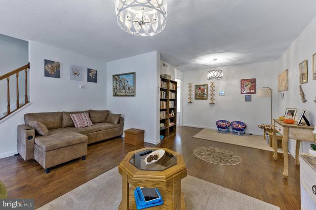 56 DOVER DR, Lindenwold, NJ 08021