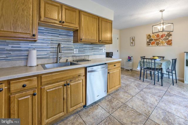 56 DOVER DR, Lindenwold, NJ 08021