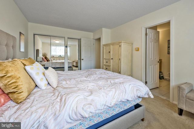 56 DOVER DR, Lindenwold, NJ 08021