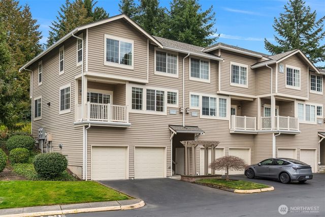 18646 NE 57th Way, Redmond, WA 98052