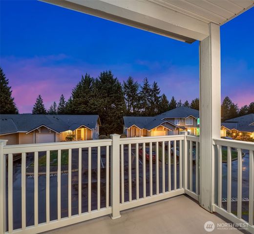 18646 NE 57th Way, Redmond, WA 98052