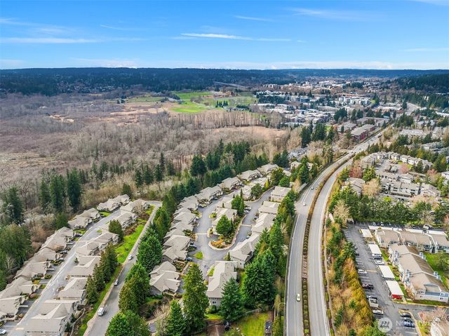 18646 NE 57th Way, Redmond, WA 98052