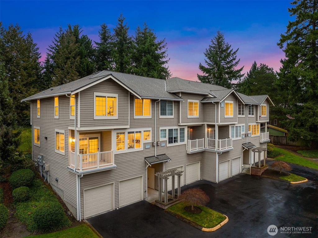 18646 NE 57th Way, Redmond, WA 98052