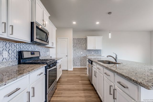 4111 Hidden Hollow Isle, Von Ormy, TX 78073