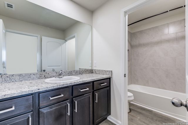 4111 Hidden Hollow Isle, Von Ormy, TX 78073