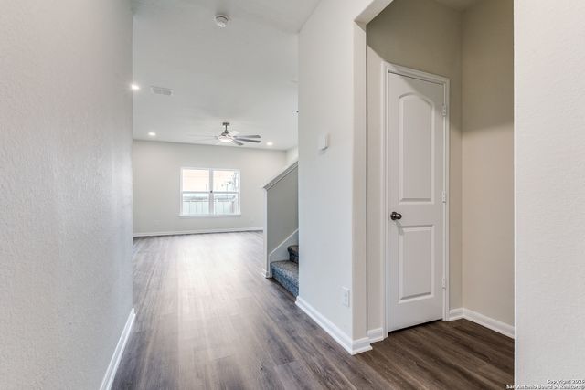 4111 Hidden Hollow Isle, Von Ormy, TX 78073