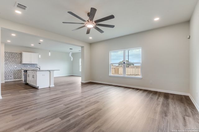 4111 Hidden Hollow Isle, Von Ormy, TX 78073