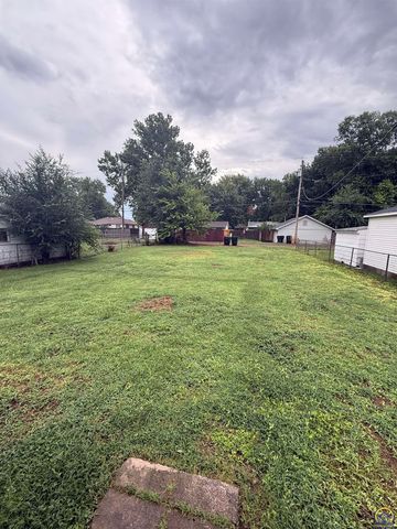 538 NE Lake St, Topeka, KS 66616