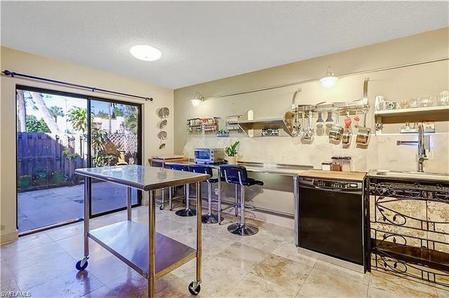 4033 Sandlewood LN 3, Fort Myers, FL 33907