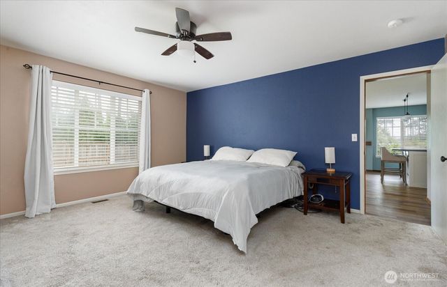 1958 SW Rock Rose Drive, Oak Harbor, WA 98277