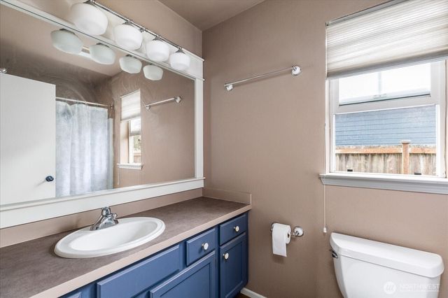 1958 SW Rock Rose Drive, Oak Harbor, WA 98277