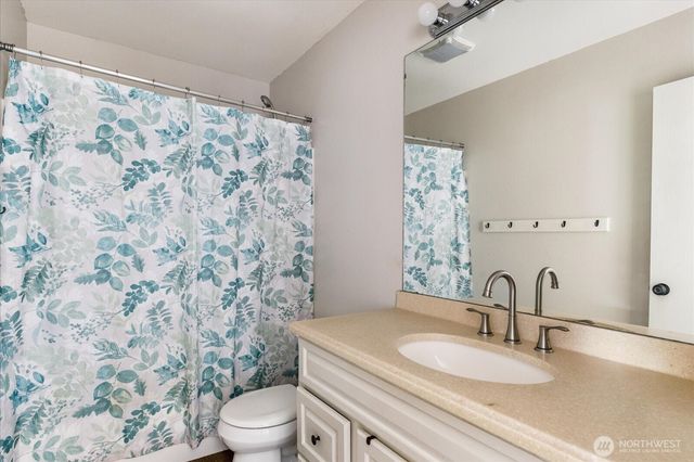 1958 SW Rock Rose Drive, Oak Harbor, WA 98277