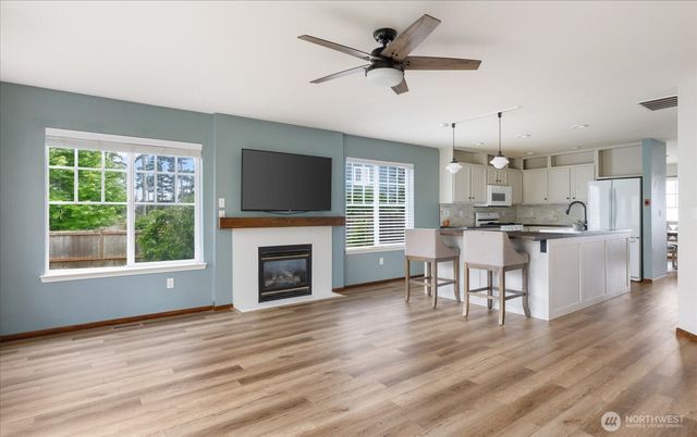 1958 SW Rock Rose Drive, Oak Harbor, WA 98277