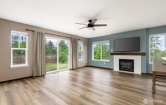 1958 SW Rock Rose Drive, Oak Harbor, WA 98277