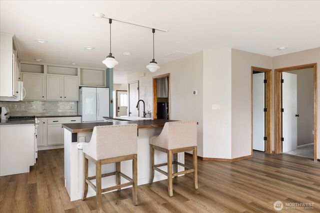 1958 SW Rock Rose Drive, Oak Harbor, WA 98277