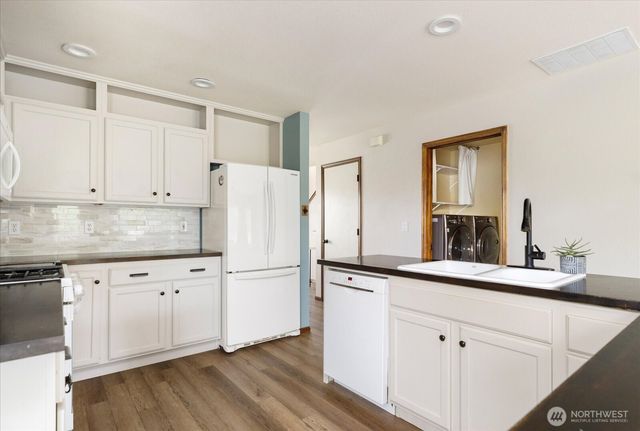 1958 SW Rock Rose Drive, Oak Harbor, WA 98277