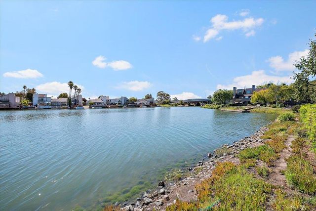 69 Cove Lane, Redwood City, CA 94065