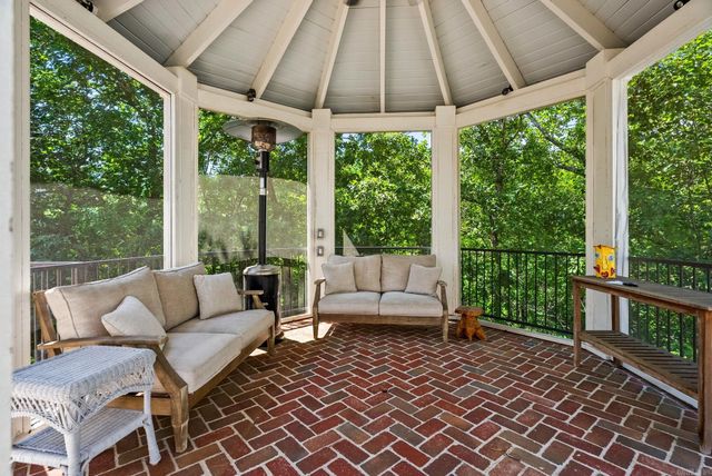25 E Palisades, Little Rock, AR 72207