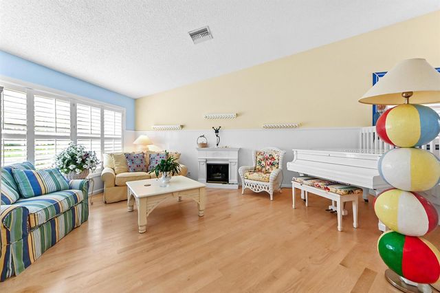 7461 Anadale Circle, Lake Worth, FL 33467