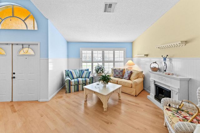 7461 Anadale Circle, Lake Worth, FL 33467