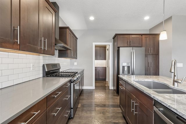16215 Northpark Drive, Urbandale, IA 50323