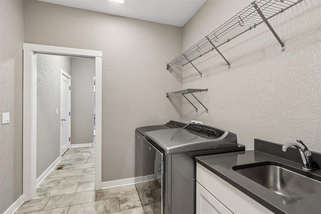 16215 Northpark Drive, Urbandale, IA 50323