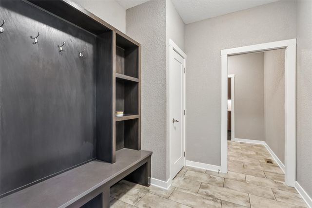 16215 Northpark Drive, Urbandale, IA 50323