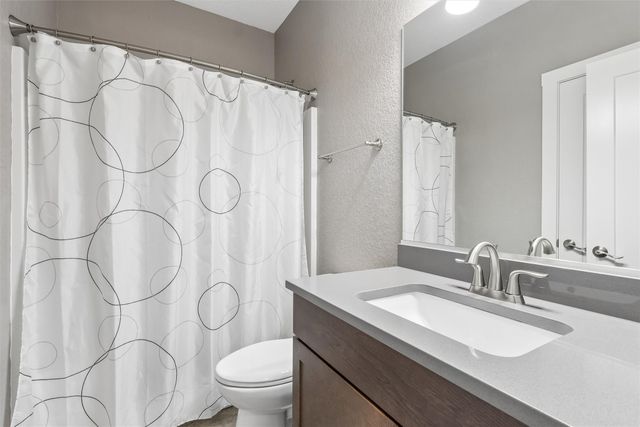16215 Northpark Drive, Urbandale, IA 50323