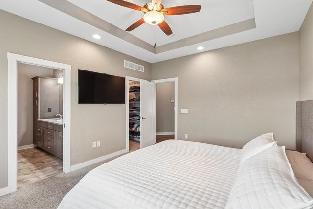 16215 Northpark Drive, Urbandale, IA 50323