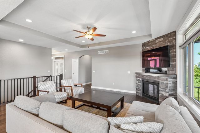 16215 Northpark Drive, Urbandale, IA 50323
