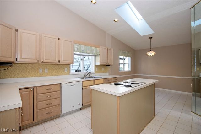 588 Forest Creek Drive, Wooster, OH 44691