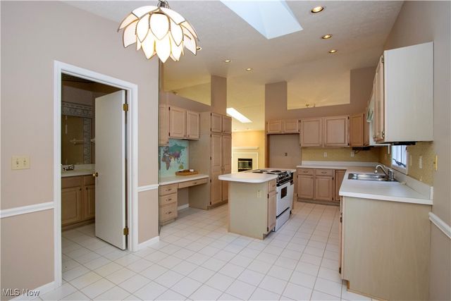 588 Forest Creek Drive, Wooster, OH 44691