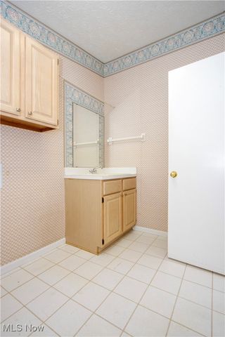 588 Forest Creek Drive, Wooster, OH 44691