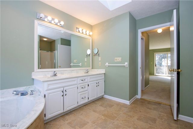 588 Forest Creek Drive, Wooster, OH 44691