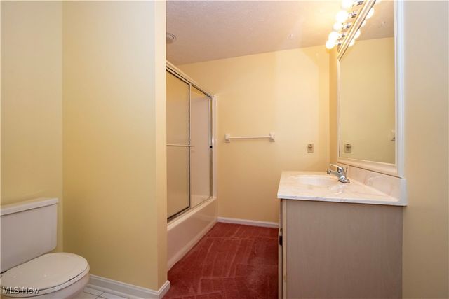 588 Forest Creek Drive, Wooster, OH 44691