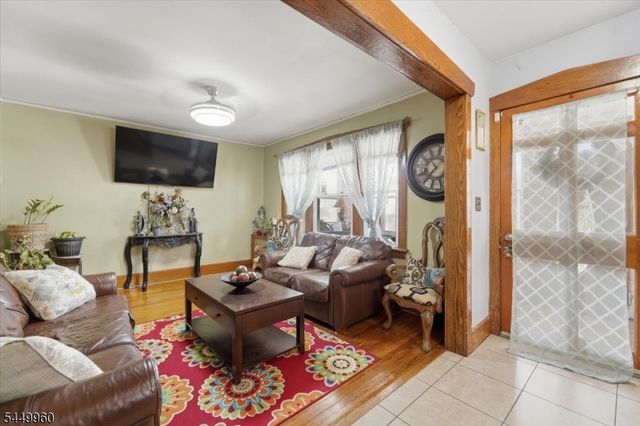 73 E 6Th St, Clifton City, NJ 07011