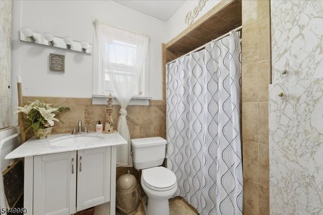 73 E 6Th St, Clifton City, NJ 07011