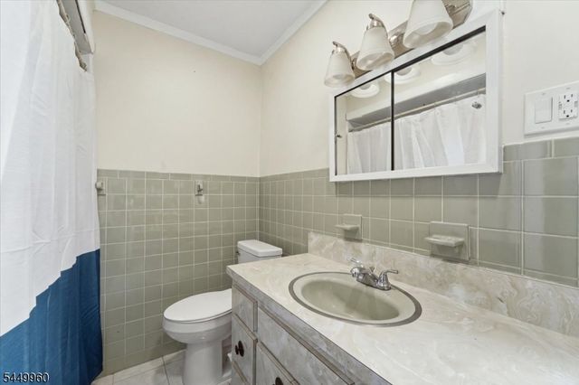73 E 6Th St, Clifton City, NJ 07011