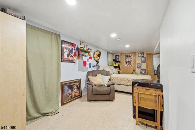 73 E 6Th St, Clifton City, NJ 07011