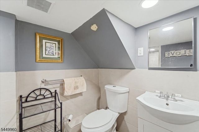 73 E 6Th St, Clifton City, NJ 07011