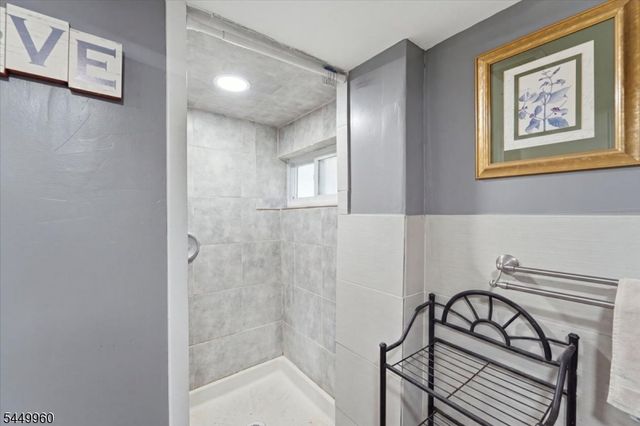 73 E 6Th St, Clifton City, NJ 07011