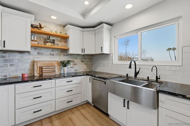 9257 Dillon Dr, La Mesa, CA 91941